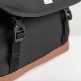Herschel - Cove Messenger - Black Saddle Brown