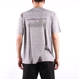 Patagonia - Ms Cap Cool Daily Graphic Shirt - 73 Skyline Feather Grey