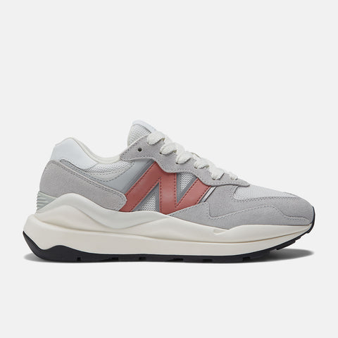 New Balance - Scarpa donna 57-40 - Light Aluminum Mineral Red White